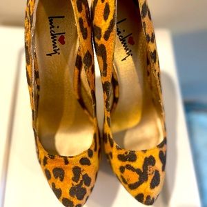 Luchiny Leapord heels